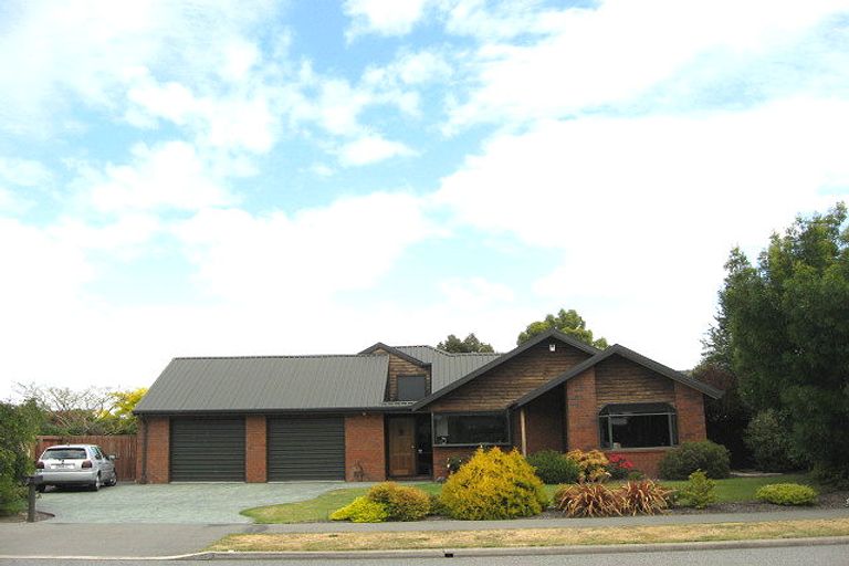 Photo of property in 8 Forest Drive, Parklands, Christchurch, 8083