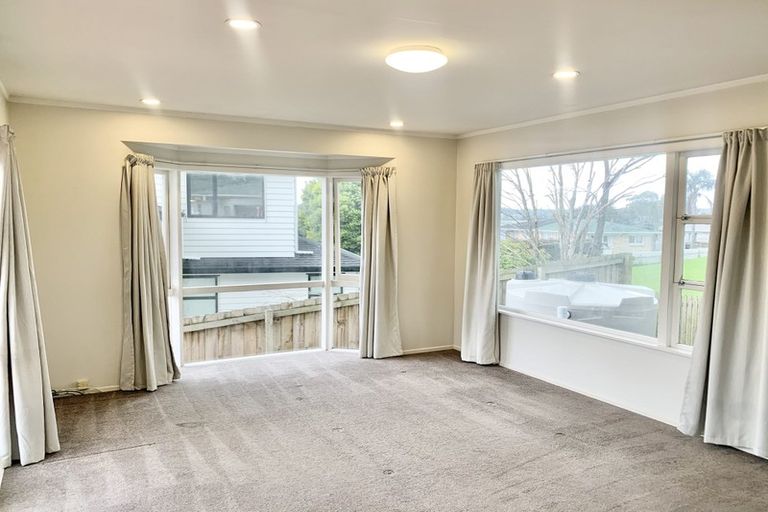 Photo of property in 33 Diana Drive, Glenfield, Auckland, 0627