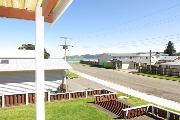 Photo of property in 48 Moana Drive, Mahia, 4198