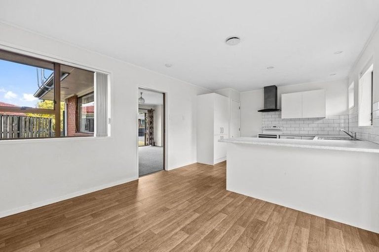 Photo of property in 1/6 Annette Avenue, Te Atatu South, Auckland, 0610