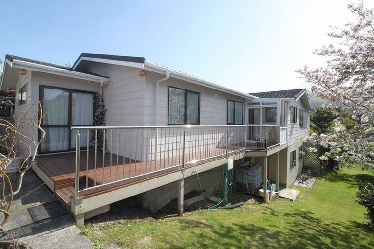 Photo of property in 31 Coates Street, Tawa, Wellington, 5028