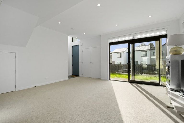 Photo of property in 11 Frank Gill Road, Hobsonville, Auckland, 0616