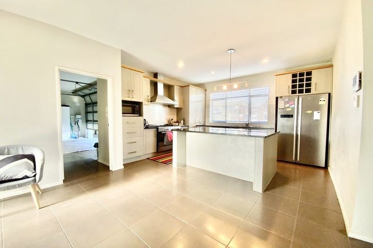Photo of property in 4 Luna Place, Henderson, Auckland, 0612