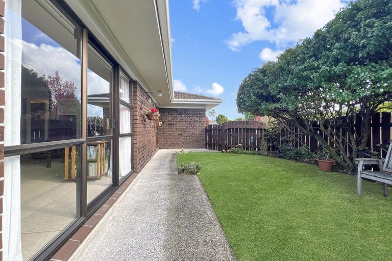 Photo of property in 8/66 Rathgar Road, Henderson, Auckland, 0610