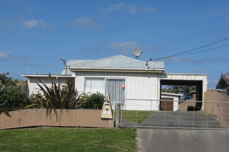Photo of property in 11 Tregenna Street, Castlecliff, Whanganui, 4501