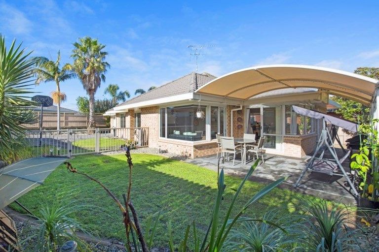 Photo of property in 58 Frank Nobilo Drive, Golflands, Auckland, 2013