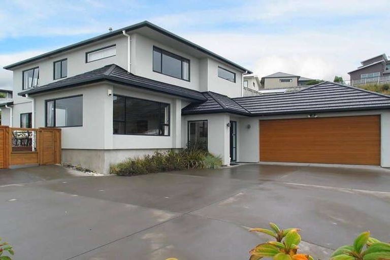 Photo of property in 1 Heaphy Court, Aotea, Porirua, 5024