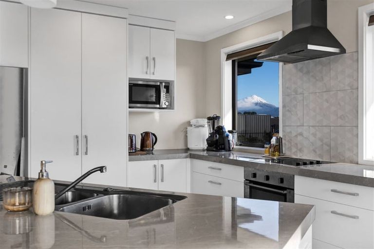 Photo of property in 3 Jules Crescent, Bell Block, New Plymouth, 4312