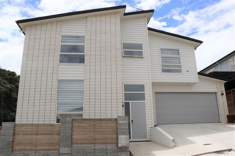 Photo of property in 1 Beatrice Place, Flat Bush, Auckland, 2016