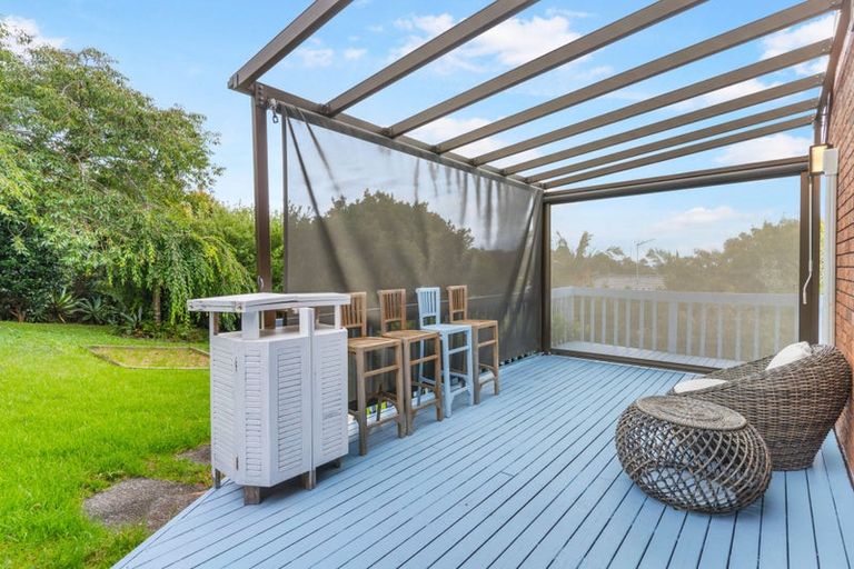 Photo of property in 1/16 Cairnbrae Court, Northcross, Auckland, 0632