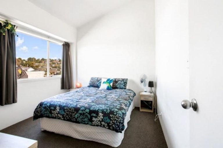 Photo of property in 8a Captain Scott Road, Glen Eden, Auckland, 0602