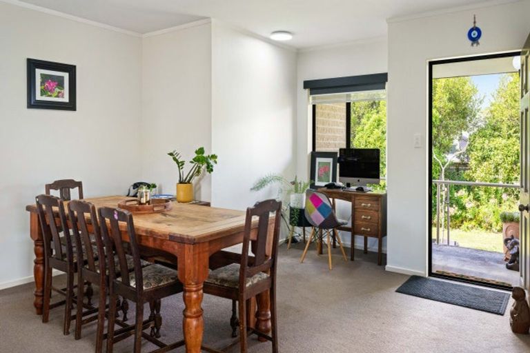 Photo of property in 2 Tavarnya Way, Patumahoe, Pukekohe, 2679