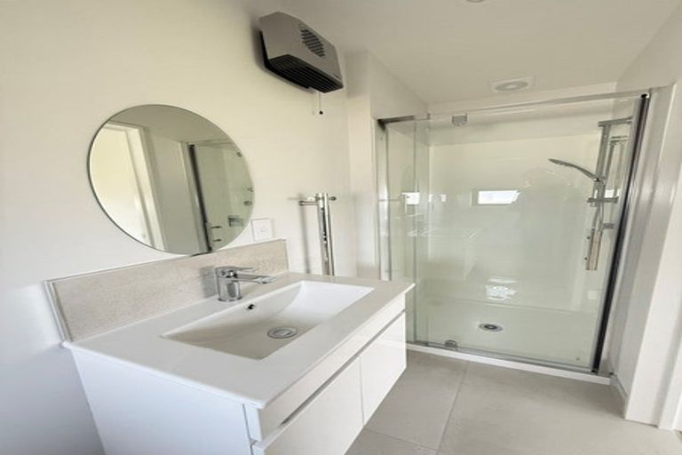 Photo of property in 35 Garvins Road, Hornby, Christchurch, 8042