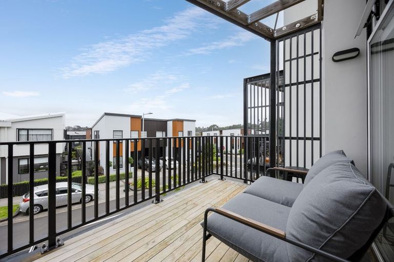 Photo of property in 25 Marine Parade, Hobsonville, Auckland, 0616