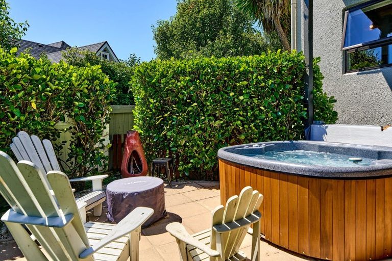 Photo of property in 8 Cheviot Road, Lowry Bay, Lower Hutt, 5013