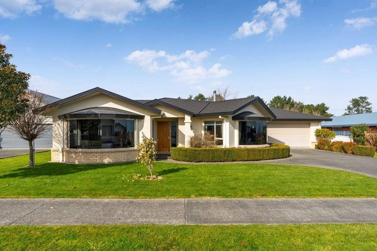 Photo of property in 32 Cody Crescent, Lansdowne, Masterton, 5810