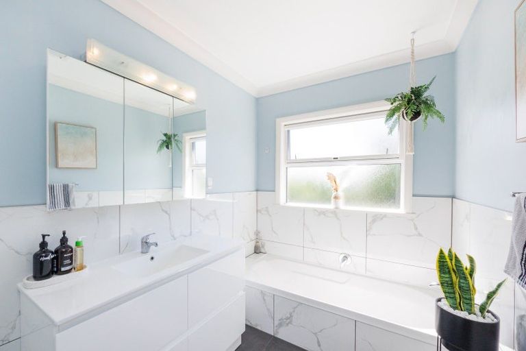 Photo of property in 50 Haydon Street, Roslyn, Palmerston North, 4414