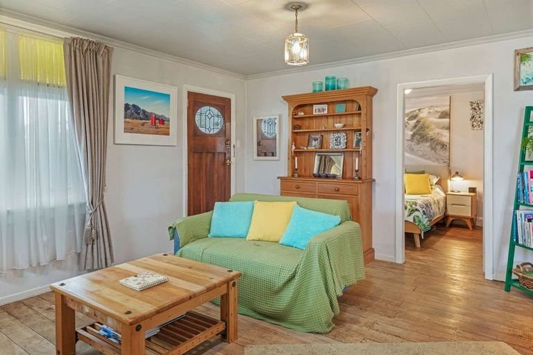 Photo of property in 87 Russell Street, Westport, 7825