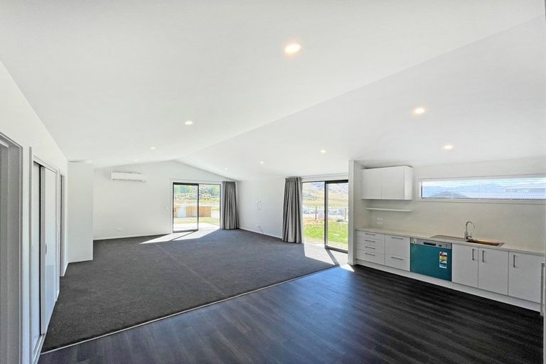Photo of property in 36 Howden Drive, Jacks Point, 9371
