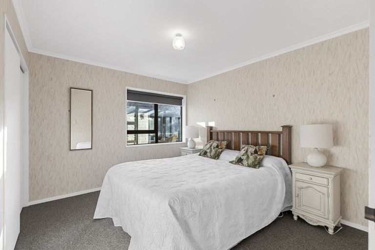 Photo of property in 1 Tern Place, Hokowhitu, Palmerston North, 4410