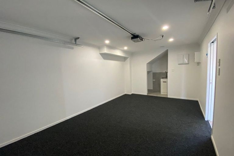 Photo of property in 65a Tiroroa Avenue, Te Atatu South, Auckland, 0610