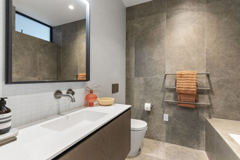 Photo of property in 73 West End Road, Westmere, Auckland, 1022