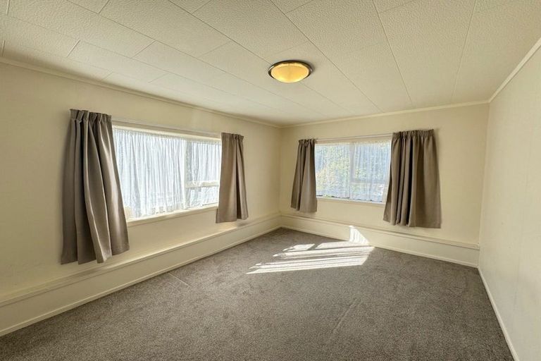 Photo of property in 1/62 Stapleford Crescent, Browns Bay, Auckland, 0630