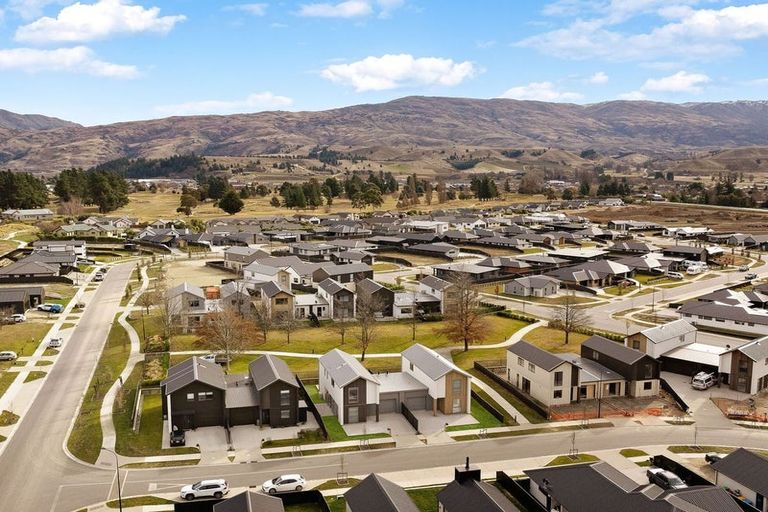 Photo of property in 30 Woods Crescent, Cromwell, 9310