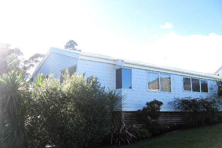 Photo of property in 3 Stonedge Lane, Rosedale, Auckland, 0632