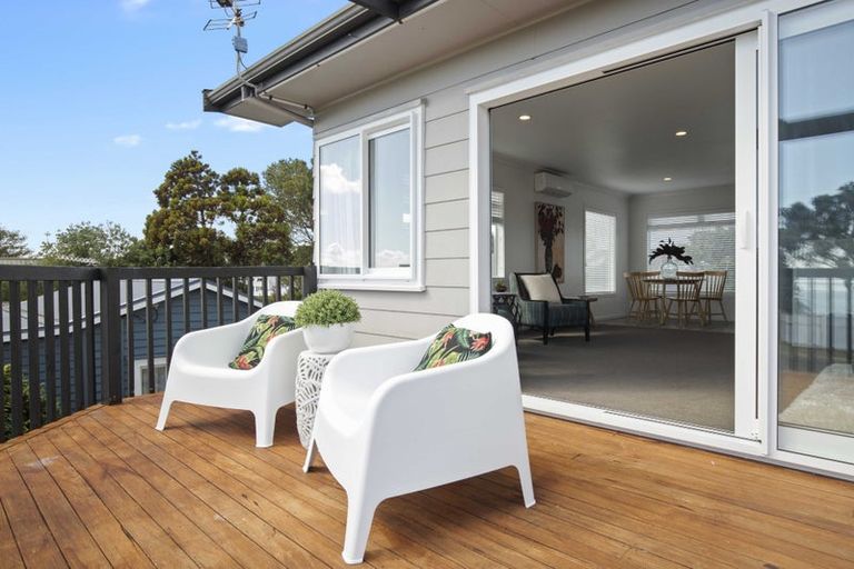 Photo of property in 11 Crispe Road, Clarks Beach, 2122