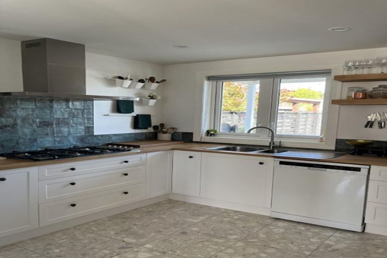 Photo of property in 12 Broadway Avenue, Waikuku Beach, 7473