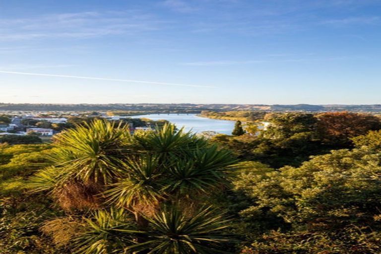 Photo of property in 12 Hipango Terrace, Durie Hill, Whanganui, 4500
