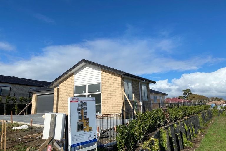 Photo of property in 51 Twin Parks Rise, Papakura, 2110