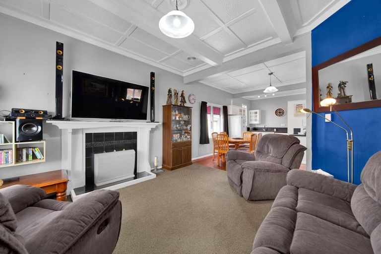 Photo of property in 17 Galt Street, Hawera, 4610