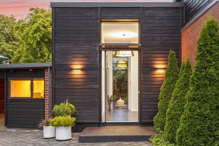 Photo of property in 190 Fendalton Road, Fendalton, Christchurch, 8052