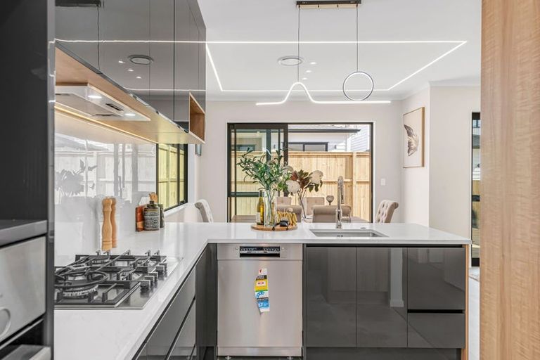 Photo of property in 9 Sagitta Drive, Flat Bush, Auckland, 2019