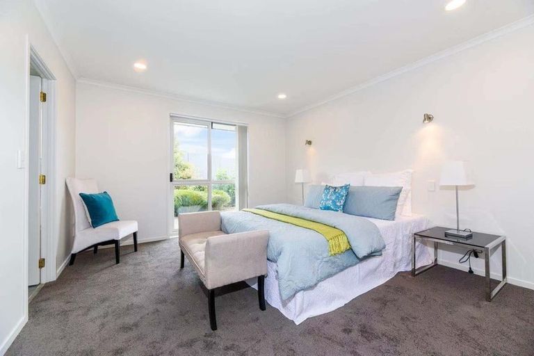 Photo of property in 595 Great South Road, Rosehill, Papakura, 2113