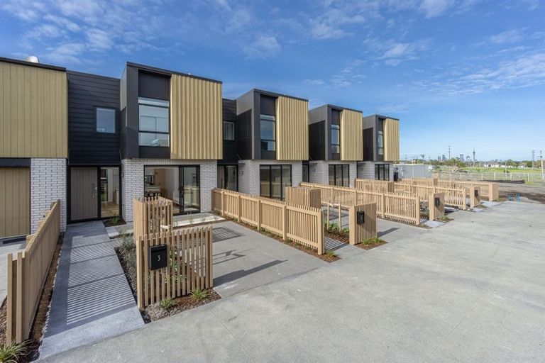 Photo of property in 3 Te One Place, Redwood, Christchurch, 8051