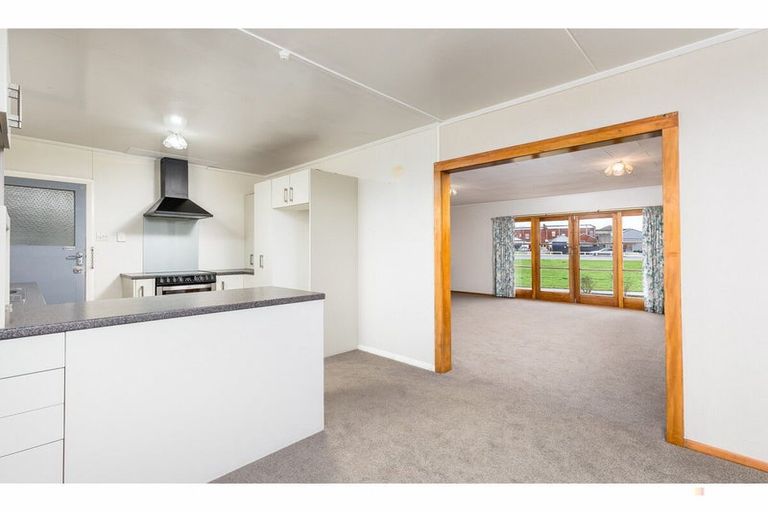 Photo of property in 2 Kennedy Crescent, Waimate, 7924