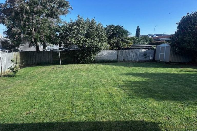 Photo of property in 28b Pegler Drive, Howick, Auckland, 2014