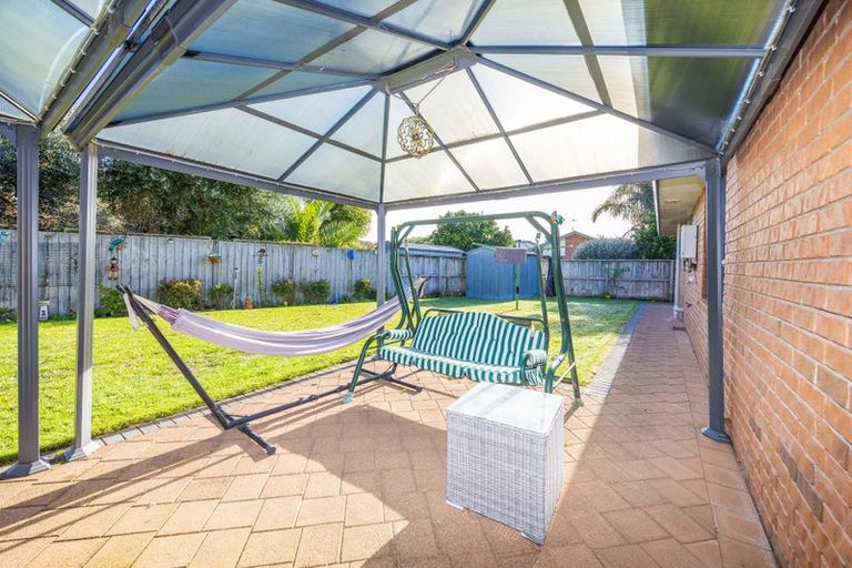 Photo of property in 23 Waiwherowhero Drive, St Andrews, Hamilton, 3200