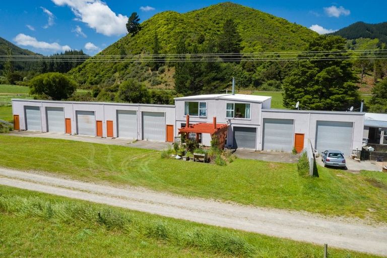 Photo of property in 166 Lindens Road, Mount Pleasant, Blenheim, 7273