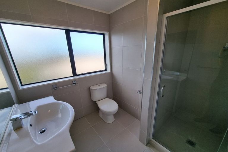 Photo of property in 6 Tern Place, Unsworth Heights, Auckland, 0632