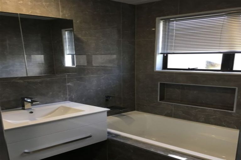 Photo of property in 33 Danube Lane, Glen Eden, Auckland, 0602