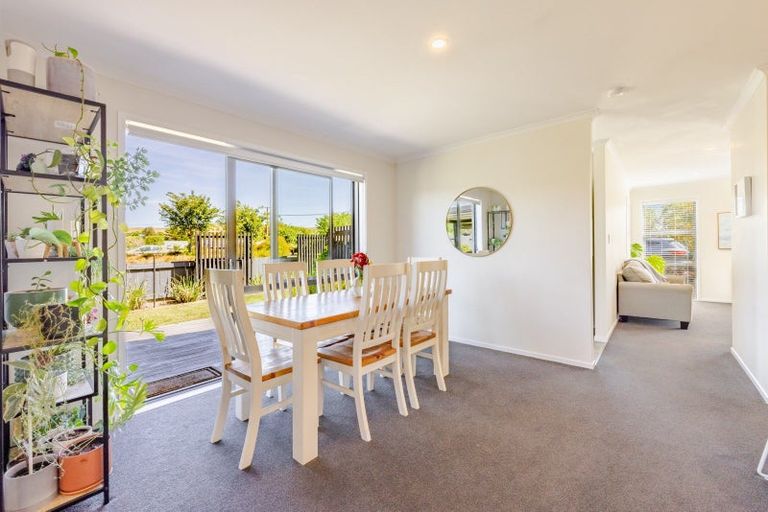 Photo of property in 20 Dee Street, Otane, 4202