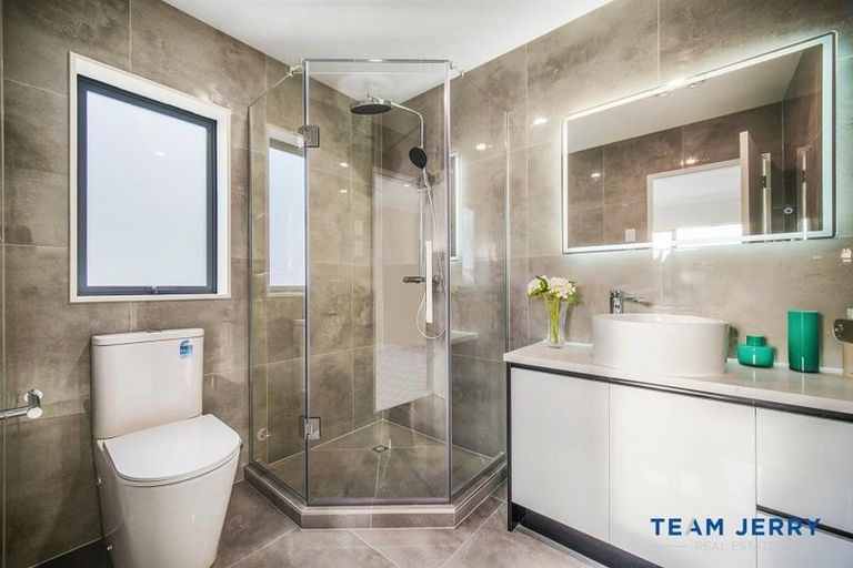 Photo of property in 21 Knockanara Drive, Flat Bush, Auckland, 2019