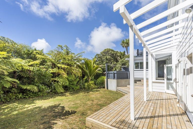 Photo of property in 69 Creswick Terrace, Northland, Wellington, 6012
