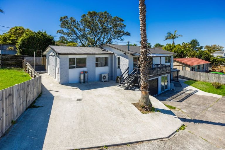 Photo of property in 4/89a Royal Road, Massey, Auckland, 0614