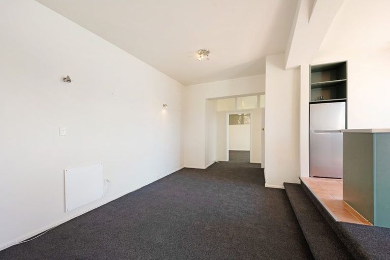 Photo of property in 32 Newport Terrace, Seatoun, Wellington, 6022