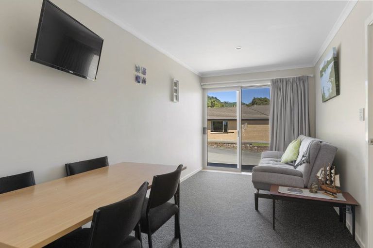 Photo of property in 118 Milton Terrace, Picton, 7220